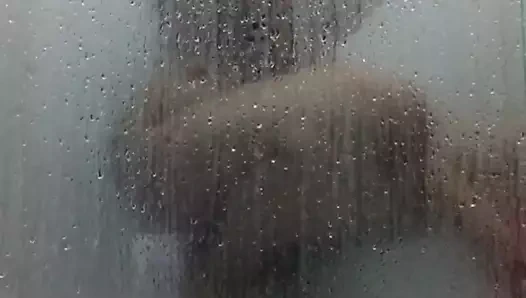 Üvey anne duş bölüm 1 ..... ve o fark ediyor…