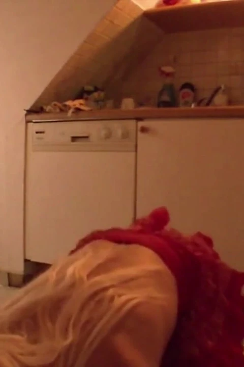 Elde kaşık ve delikte penis