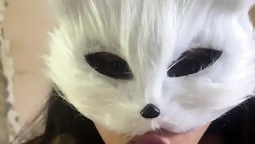 Bugün süt isteyen yaramaz bir kedi yavrusuyum