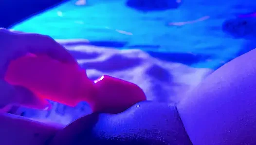 Sapık üniversiteli kız üvey babasını düşünerek amını sikiyor