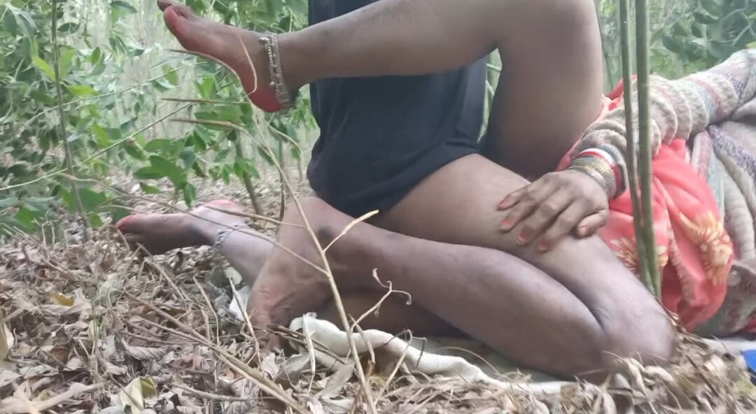 İşçi çiftliğin sahibesini terk ederken, sahibi gördü. Rustik kadın seksi videolar.