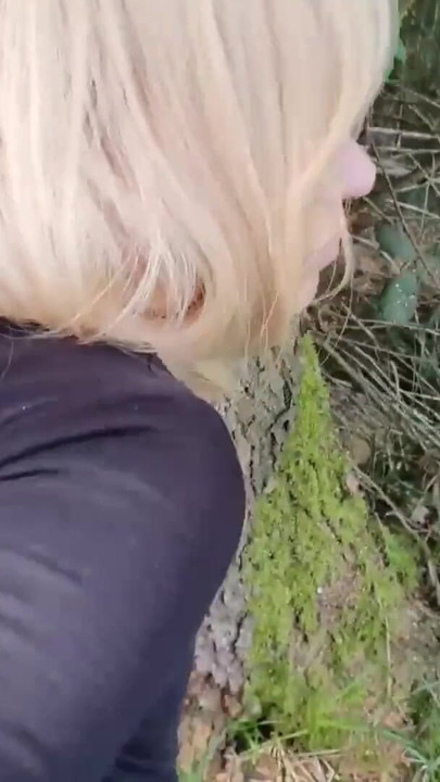 Ormanda açık havada bu Alman genç amatör yarak emiyor ve sert sikiliyor - mydirtyhobby | Klip 1