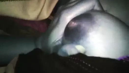 meme uçlarım ile oynamak