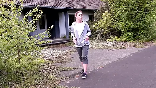 Seksi çift günlük rutin, yoga ve jogging yaptıktan hemen sonra açık havada seks yapıyor