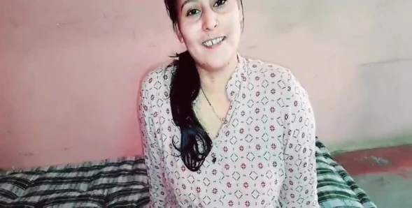 Hintli çift romantizm sakso çekiyor