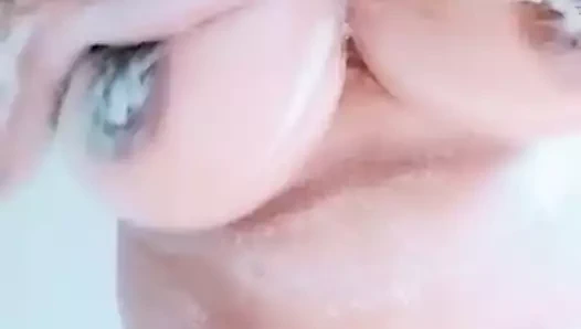 Lipi ka arkadaş banyosu