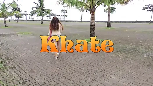 Tombul götlü Pinay bir motelde yarağa biniyor