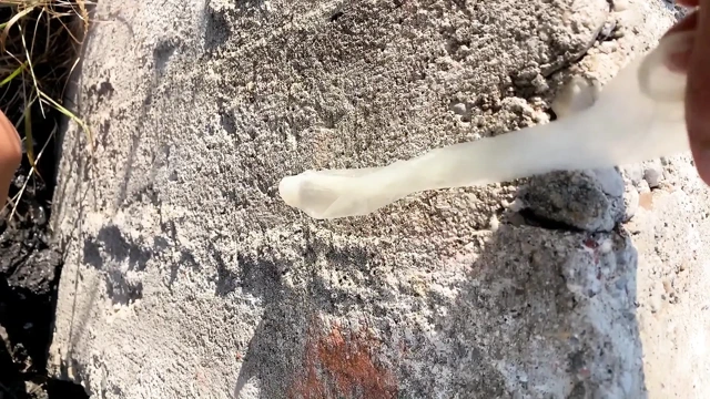 Siyah heteroseksüel arkadaşların dölünü yiyor, sikişinden sonra bulduğum prezervatifi kullandı