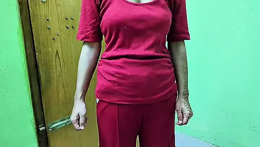 Üvey kız kardeşim sert seks için çıldırdığında üvey kız kardeşimle sikişiyorum