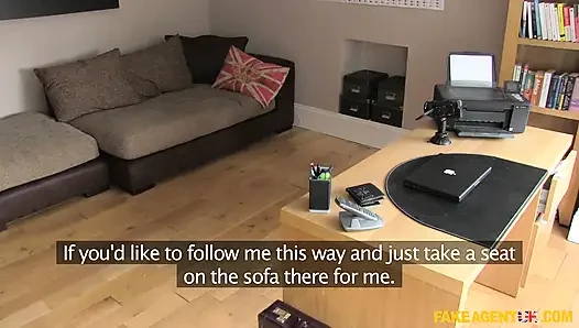 Fake Agent uk - İskoç sarışın vahşi bir yolculukta ajanın yarağını alıyor