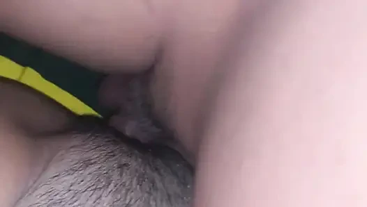 Tombul göğüslü doğal kız