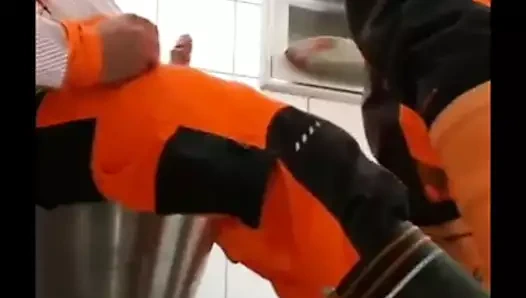 Arbeitskollegen bei der Arbeit