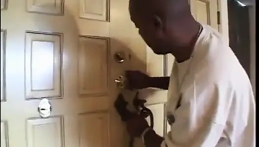 Bir yarak, bu fahişelerin ihtiyacı olan tek şey siyahsa