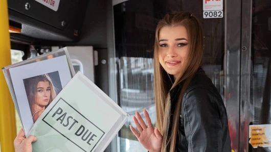 DEBT4K. Borcunu kapatıyor. Olivia Sparkle ile ateşli seks