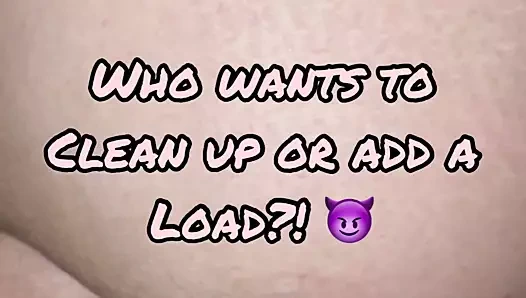 Aldatılan koca edepsizce konuşan İngiliz iri güzel kadın sürtük karısının götü için masturbasyon yapıyor ve sikişiyor