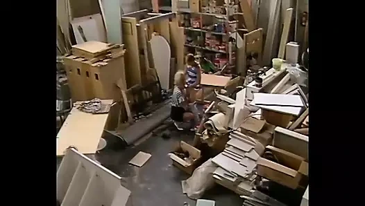 Büyük memeli sarışın olgun amını derinden siktiriyor