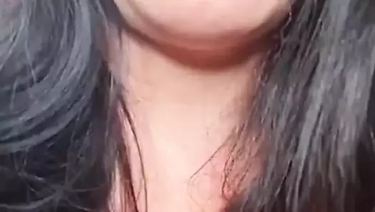 Azgın açgözlü sürtük sonunda ağzında tekrar bir yarak istiyor