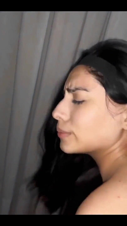 Vaftiz babam hızlı bir anal karşılığında bana bir iphone veriyor