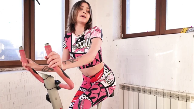 Yaşlı Dede Spor Salonuna Gitti Ve Onu Siktirdi