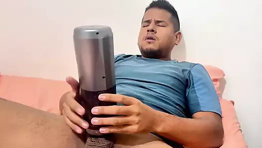 İri göğüslü üvey anne leyne rodriguez sıkışmış ve azgın üvey oğlu tarafından sikiliyor