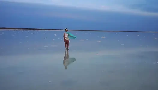 Açık kahverengi ve açık mavi gün batımı