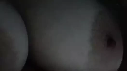 Büyük memelere boşalma