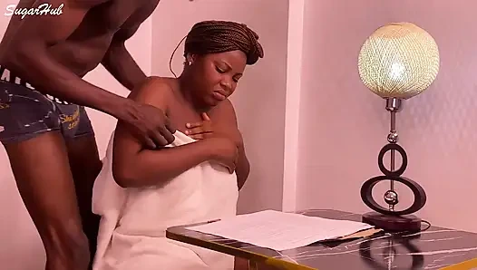 Kremsi bir amcığı her zaman tatlı sikiyor