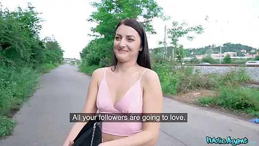Ajan - tamamen doğal Katy Rose parkta sikiliyor ve büyük döl alıyor