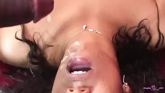 Yaşlı bir adam büyük siyah yarağını seksi zenci kızında çok iyi kullanıyor