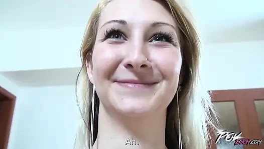 Utangaç bir sarışınla havalı sakso ve korunmasız sikiş