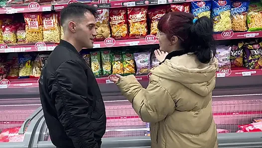 Süpermarketteki kız şalgamdan beni tuttu