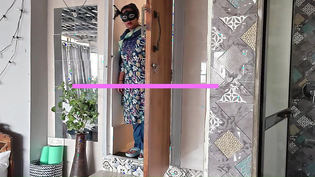 Ev Sahibi Hizmetçi Ile Sikişiyor