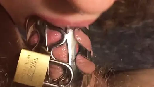 Hotvixenwifey darbeler horoz içinde iffet kafes