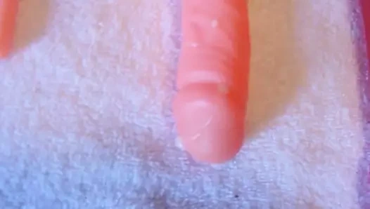 Cum üzerinde milf komşu oyuncaklar