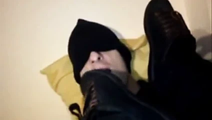 spor ayakkabı ezmek ve ayak ibadet