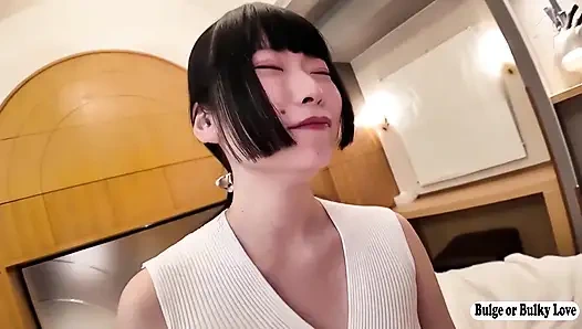 İri göğüslü bir spa kızıyla mutlu zaman geçiriyor, iş gezisi seansı doğrudan bakış açısına kayıyor ve döllenmeyle bitiyor