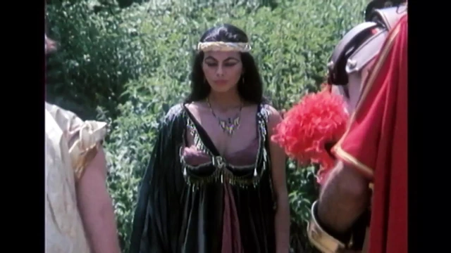 Klasik lezbiyen, grup seks, üçlü sikiş derlemesi