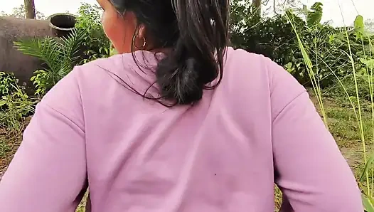 Sikini emmek ve açık havada beni sikmesini istedim, bu gerçekten hoşuma gitmek