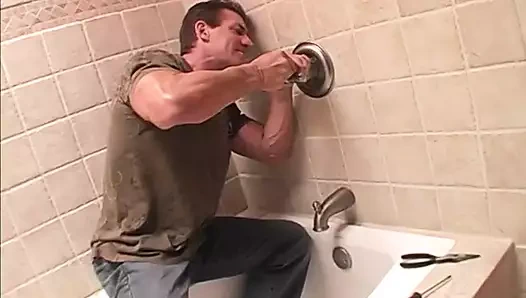 Büyük kavunlu sarışın orta yaşlı seksi kadın ateşli sikişten sonra döl yiyor