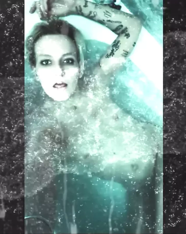 Jolene'in banyosu ikinci evi