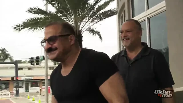 Играют два отчима: поцелуи, минет минетами, минет-задница-минет-минет-сперма