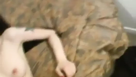 Emo piliç lovey cravesit iki yapışkan döl alıyor