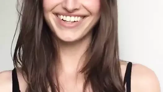 Döküm - giriş ve podyum - uzun bacaklı uzun ince esmer