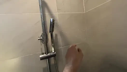 Üvey Kız Kardeşim Duş Almama Izin Vermedi Ve Güzel Bir Seks Yaptık.