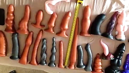 Aşırı anal bağımlılık. kare oyuncaklar. kötü ejderha.