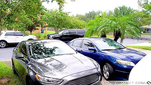 Ben ve babam okul sürtüğüyle sikişiyor