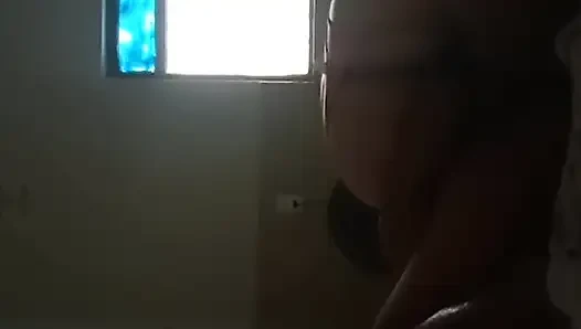 Eva sikişmeye dayanamıyor, seks yapmak için ucuz bir motele gittik
