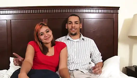 Genç çift sert sikişmeyi seviyor