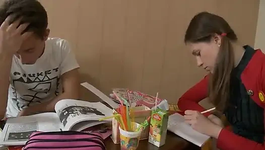 Amcık yalama amcık sikişiyor yarak emiyor... ağzına boşalma