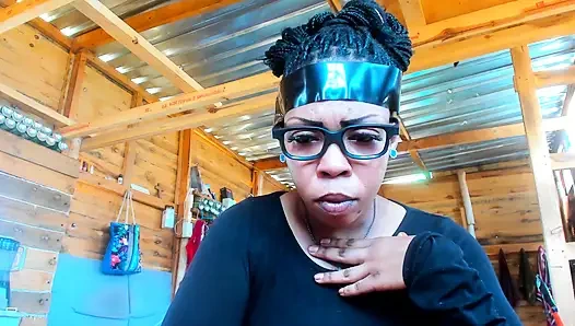 Rol yapma, büyük götlü uzaylı kadın dünyada...